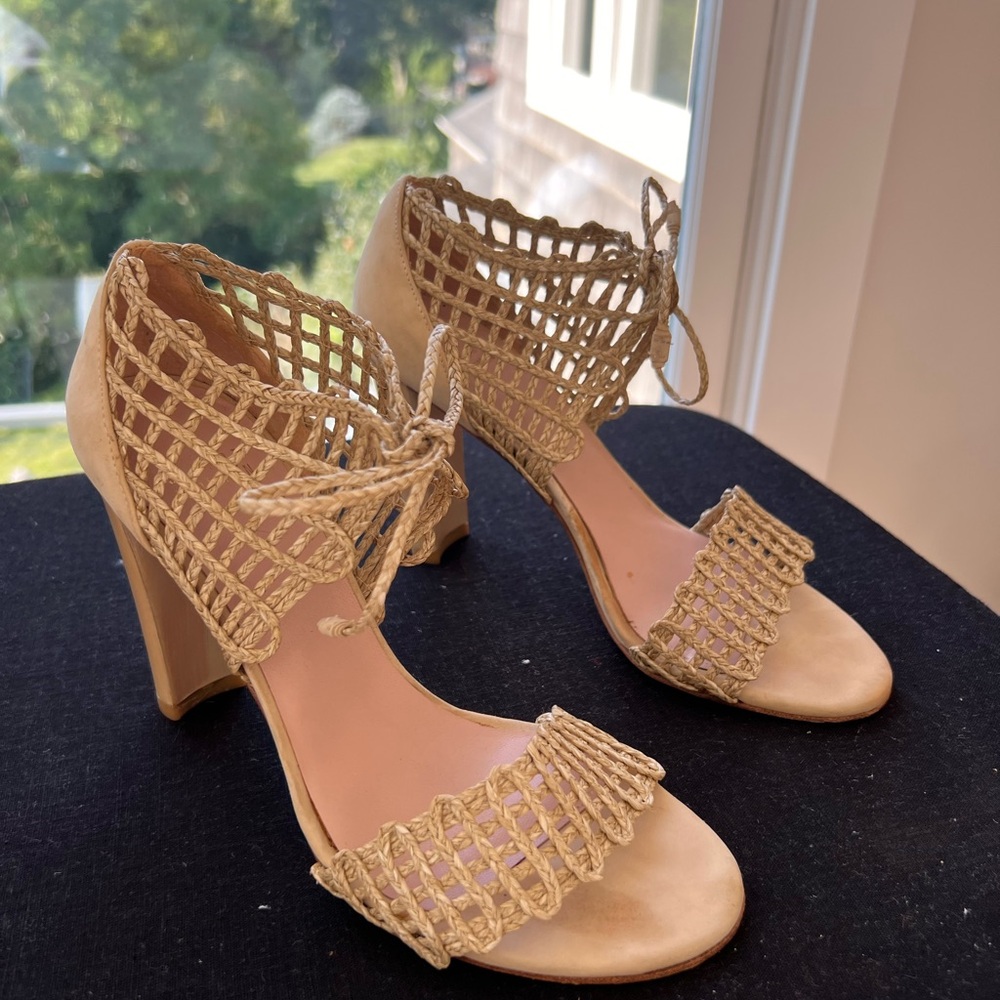 Stuart Weisman, heels in beige.